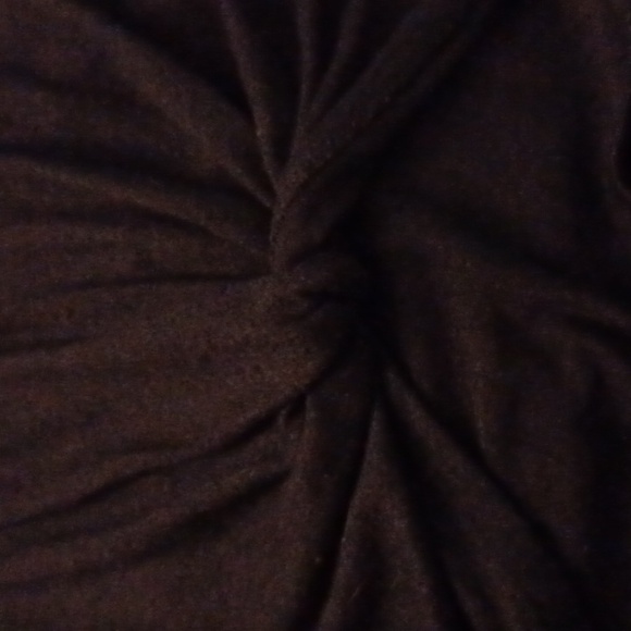 $4 Add-on Black Half-Sleeve Tee With Knot - Size XL - Picture 5 of 5